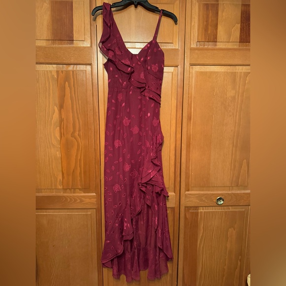 Lulus Burgundy Floral Jacquard Ruffled Maxi Dress - Picture 4 of 6